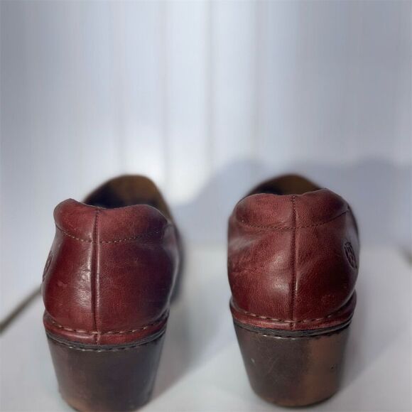 Ariat Red Leather Embroidered Western Clogs Size 9.5B Boho Cowgirl Mule Shoes - Picture 5 of 10